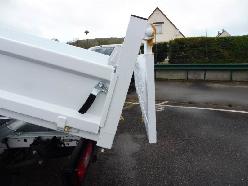 From Chassis-Cab to Chassis-Tipper