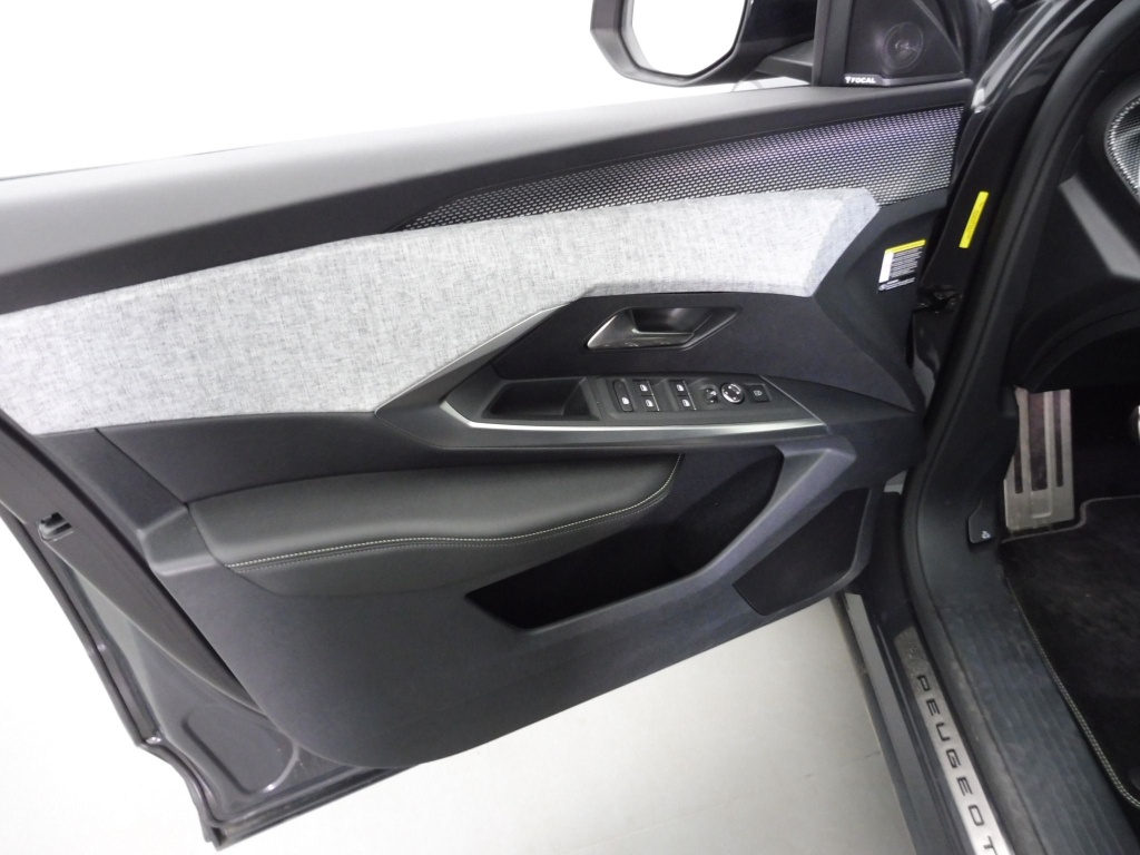 PEUGEOT 3008 HYBRID 136CH GT E-DCS6 - ref: 69907 - Photo 18