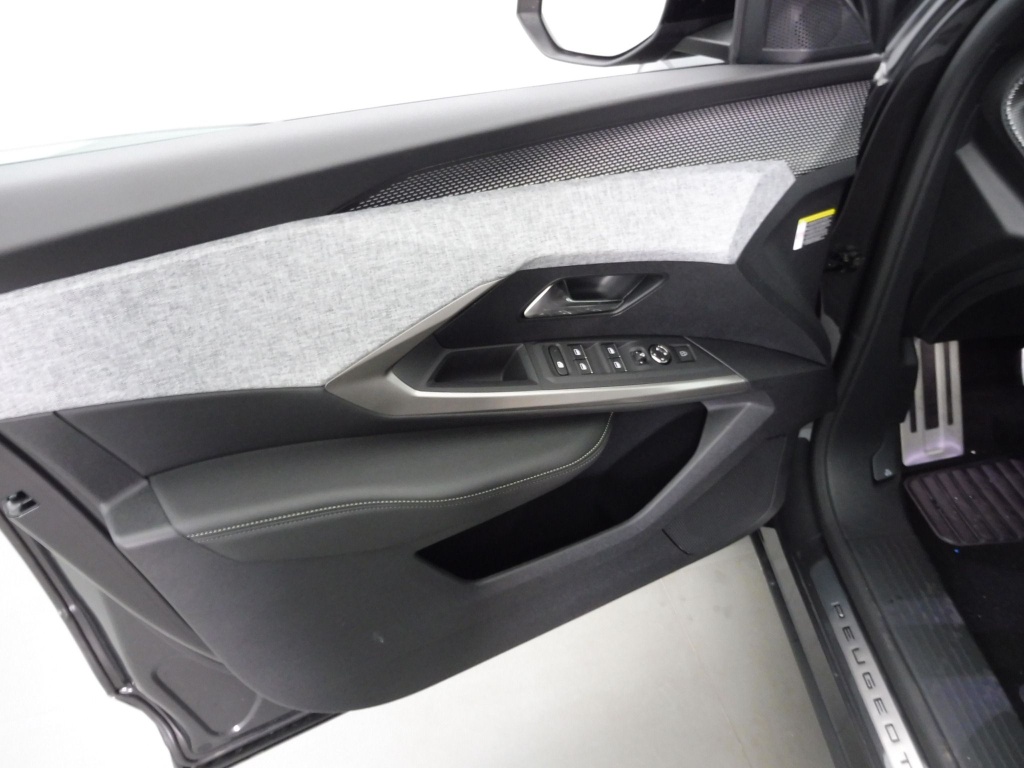 PEUGEOT 3008 1.2 HYBRID 136CH GT E-DCS6 - ref: 69962 - Photo 17