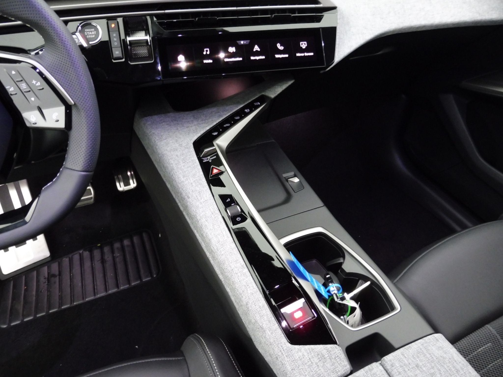 PEUGEOT 3008 1.2 HYBRID 145CH GT E-DCS6 - ref: 69968 - Photo 8