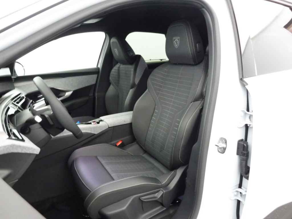 PEUGEOT 3008 1.2 HYBRID 145CH GT E-DCS6 - ref: 69988 - Photo 14