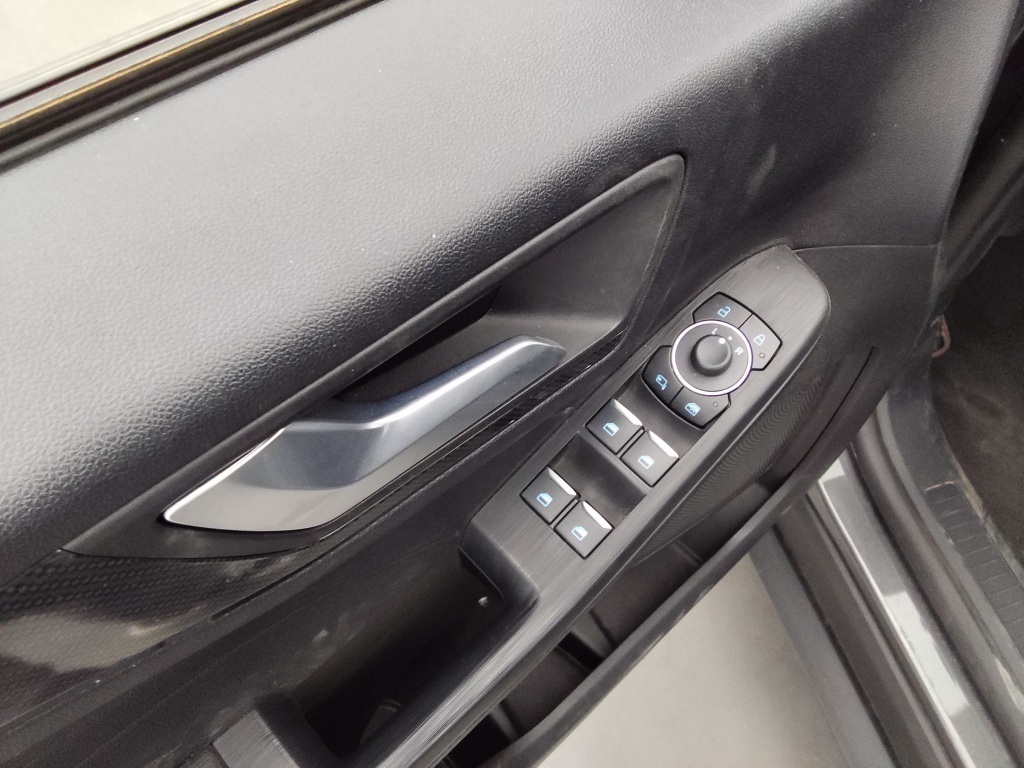 FORD KUGA 2.0 TDCI 120CH ST-LINE POWERSHIFT - ref: 70367 - Photo 18