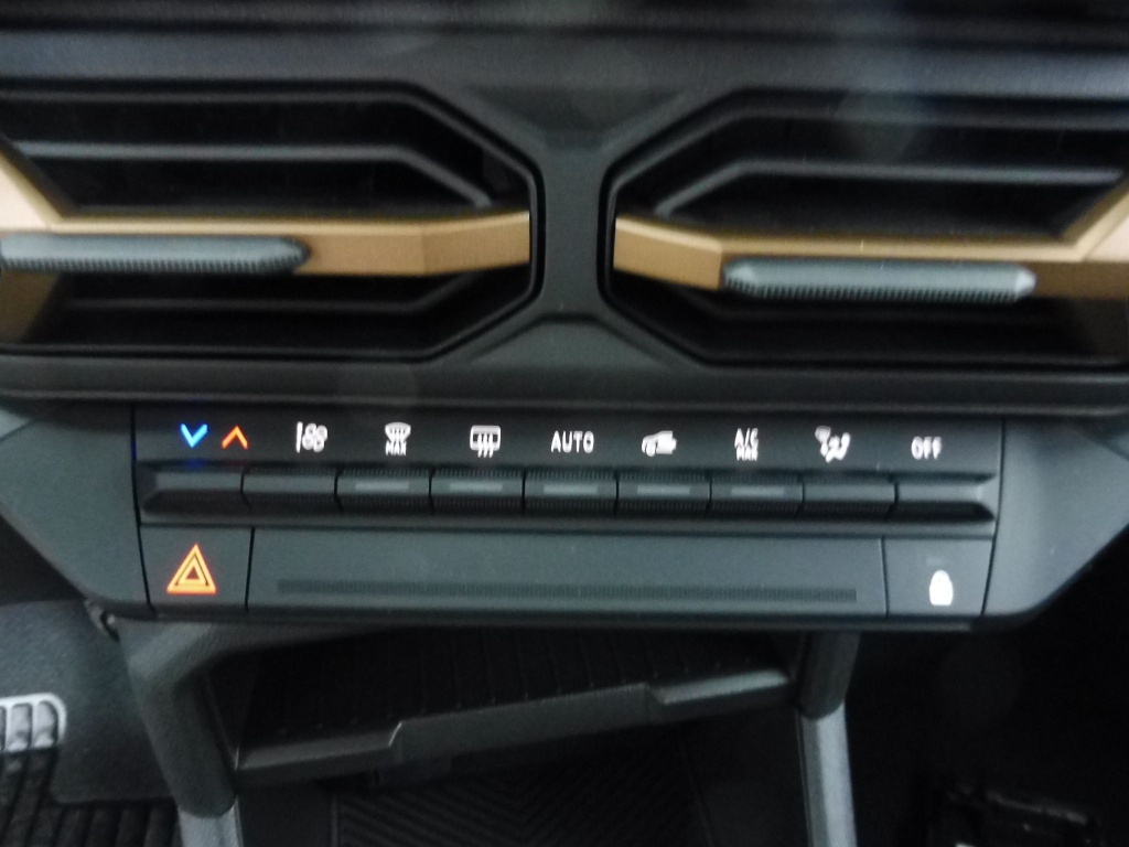DACIA DUSTER 1.2 TCE MILD HYBRID 130CH EXTREME 4X2 - ref: 70550 - Photo 7