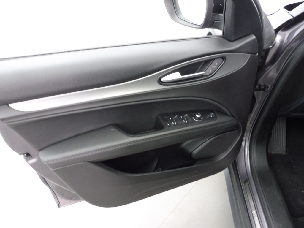 ALFA ROMEO STELVIO 2.2 DIESEL 160CH SPRINT AT8 - ref: 70843 - Photo 18