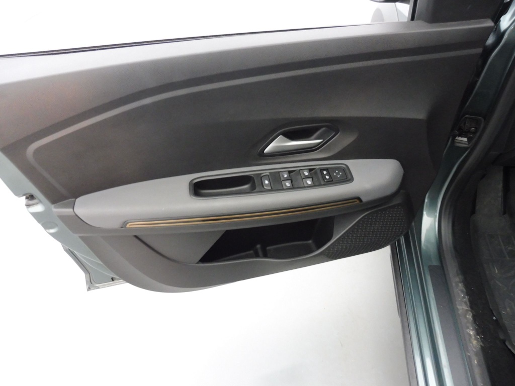 DACIA Sandero 1.0 TCE 110CH STEPWAY EXTREME + - ref: 73940 - Photo 18