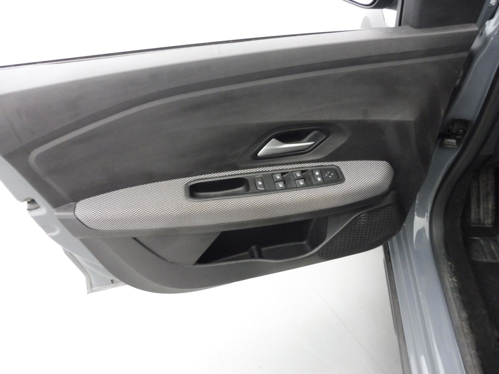 DACIA Jogger 1.0 TCE 110CH EXPRESSION 7 PLACES - ref: 72001 - Photo 18