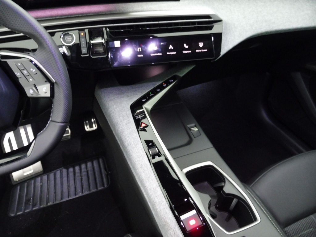 PEUGEOT 3008 1.2 HYBRID 145CH GT E-DCS6 - ref: 72313 - Photo 8