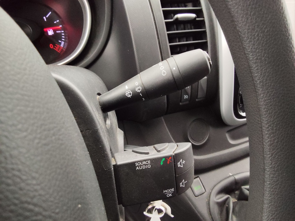 RENAULT Trafic L2H1 1300 2.0 DCI 120CH GRAND CONFORT S&S E6 - ref: 72341 - Photo 10