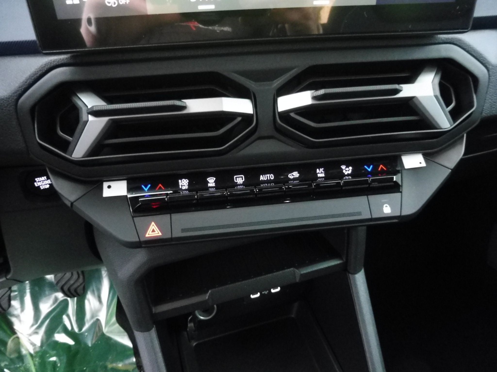 DACIA Bigster 1.2 MILD HYBRID 130CH EXPRESSION 4X4 - ref: 73605 - Photo 7