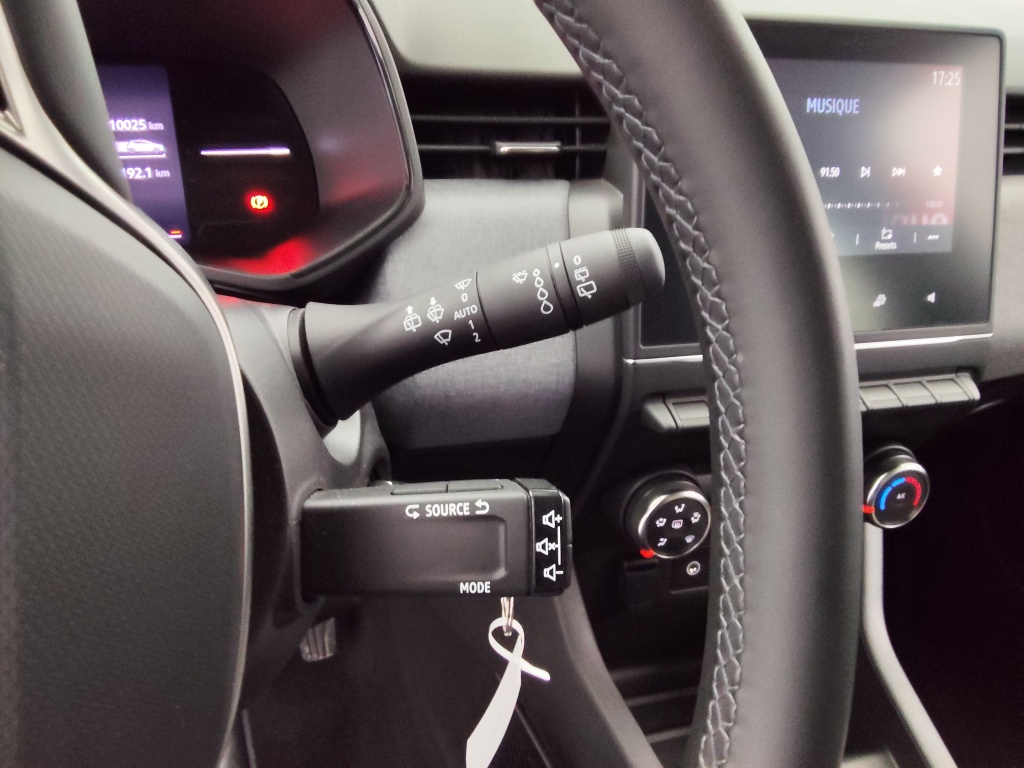 RENAULT Clio 1.5 BLUE DCI 100CH EVOLUTION GSR2 - ref: 72476 - Photo 10