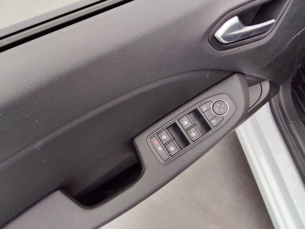 RENAULT Clio 1.5 BLUE DCI 100CH EVOLUTION GSR2 - ref: 72531 - Photo 17