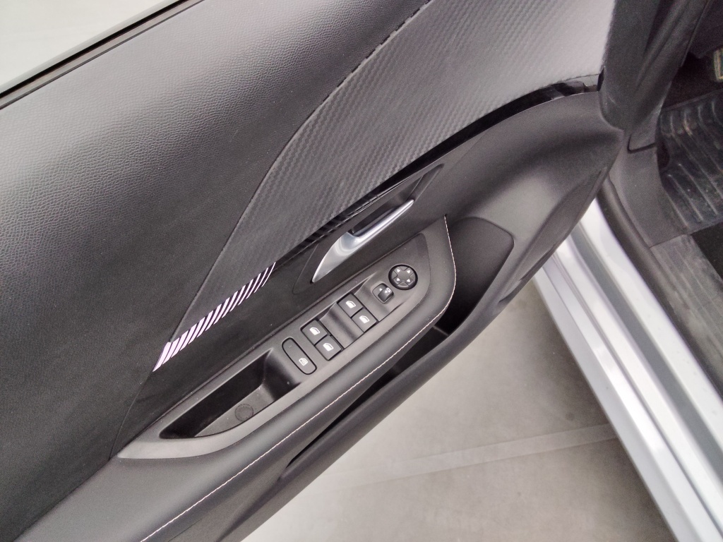 PEUGEOT 208 1.2 100CH S&S ALLURE - ref: 72663 - Photo 18