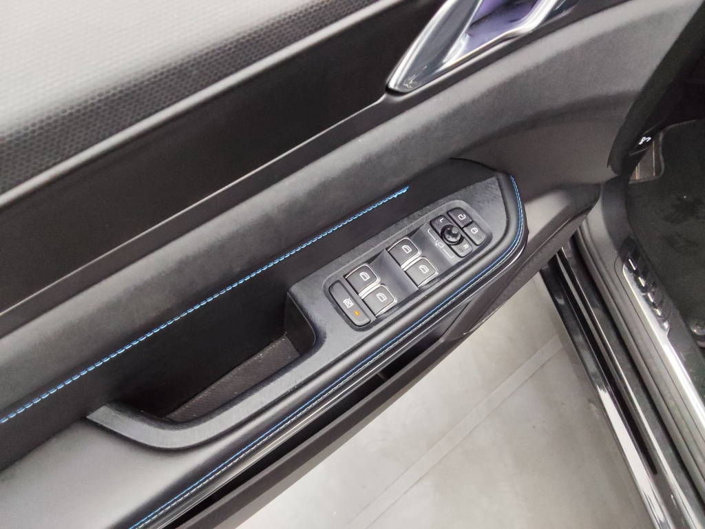 LYNK&CO 01 1.5 PHEV 261 - ref: 72743 - Photo 18