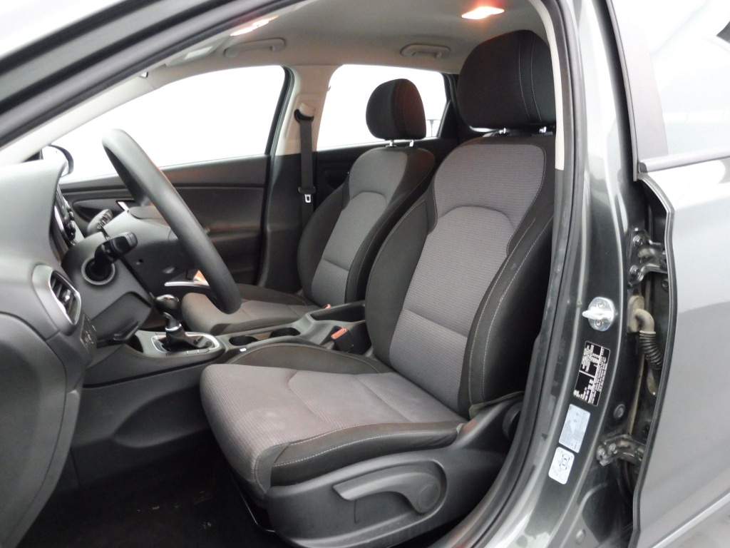 HYUNDAI i30 1.5 DPI 110- - ref: 73082 - Photo 12