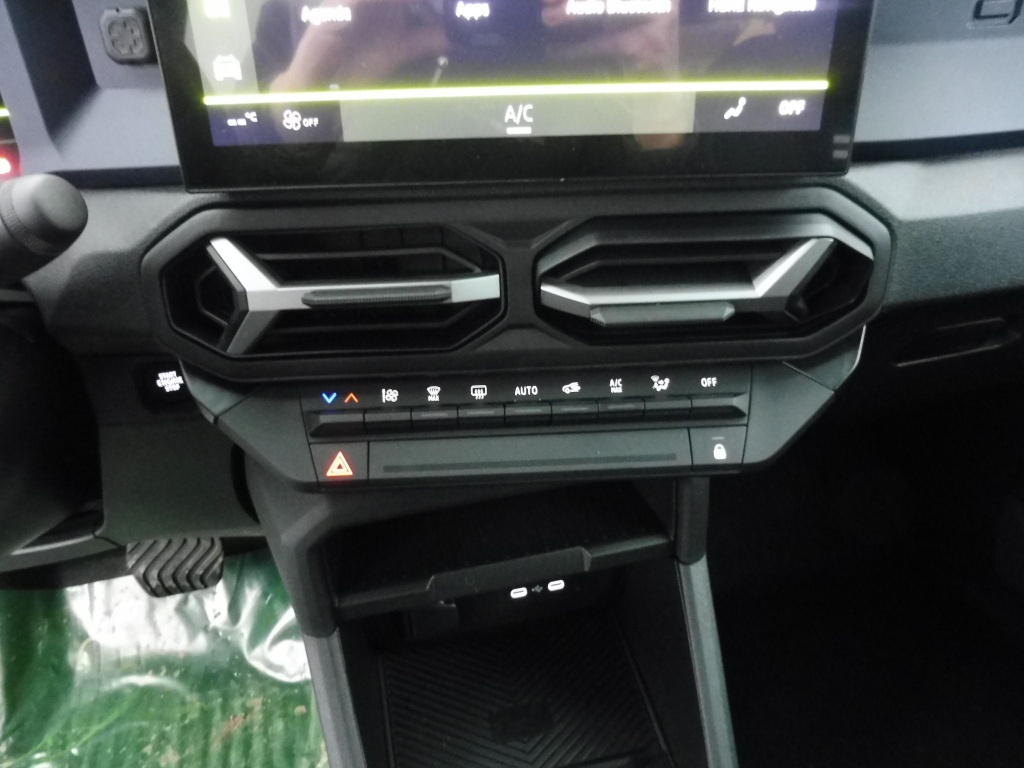 DACIA Duster 1.6 HYBRID 140CH JOURNEY - ref: 73252 - Photo 7