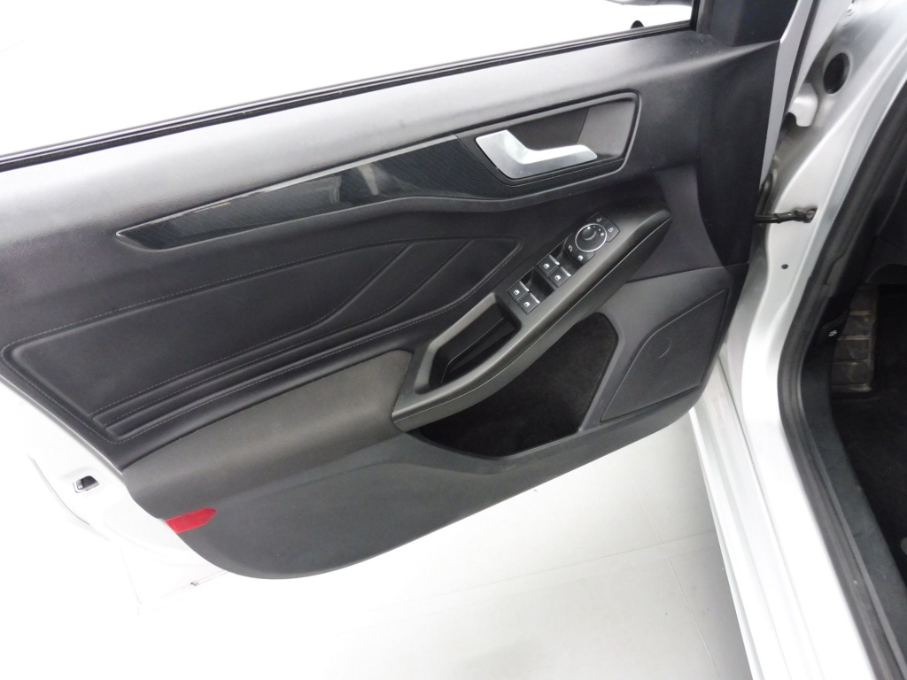 FORD Focus SW 1.0 ECOBOOST 125st line - ref: 73290 - Photo 18