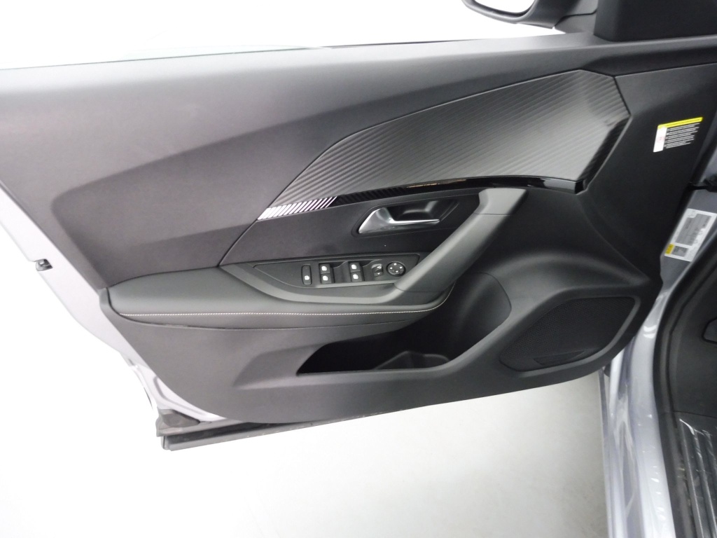 PEUGEOT 2008 1.2 HYBRID 145CH ALLURE E-DCS6 - ref: 73475 - Photo 18