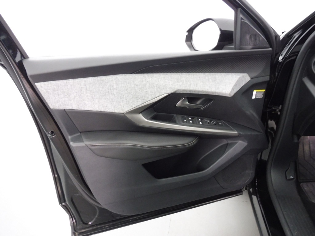 PEUGEOT 3008 1.2 HYBRID 145CH ALLURE E-DCS6 - ref: 73581 - Photo 18