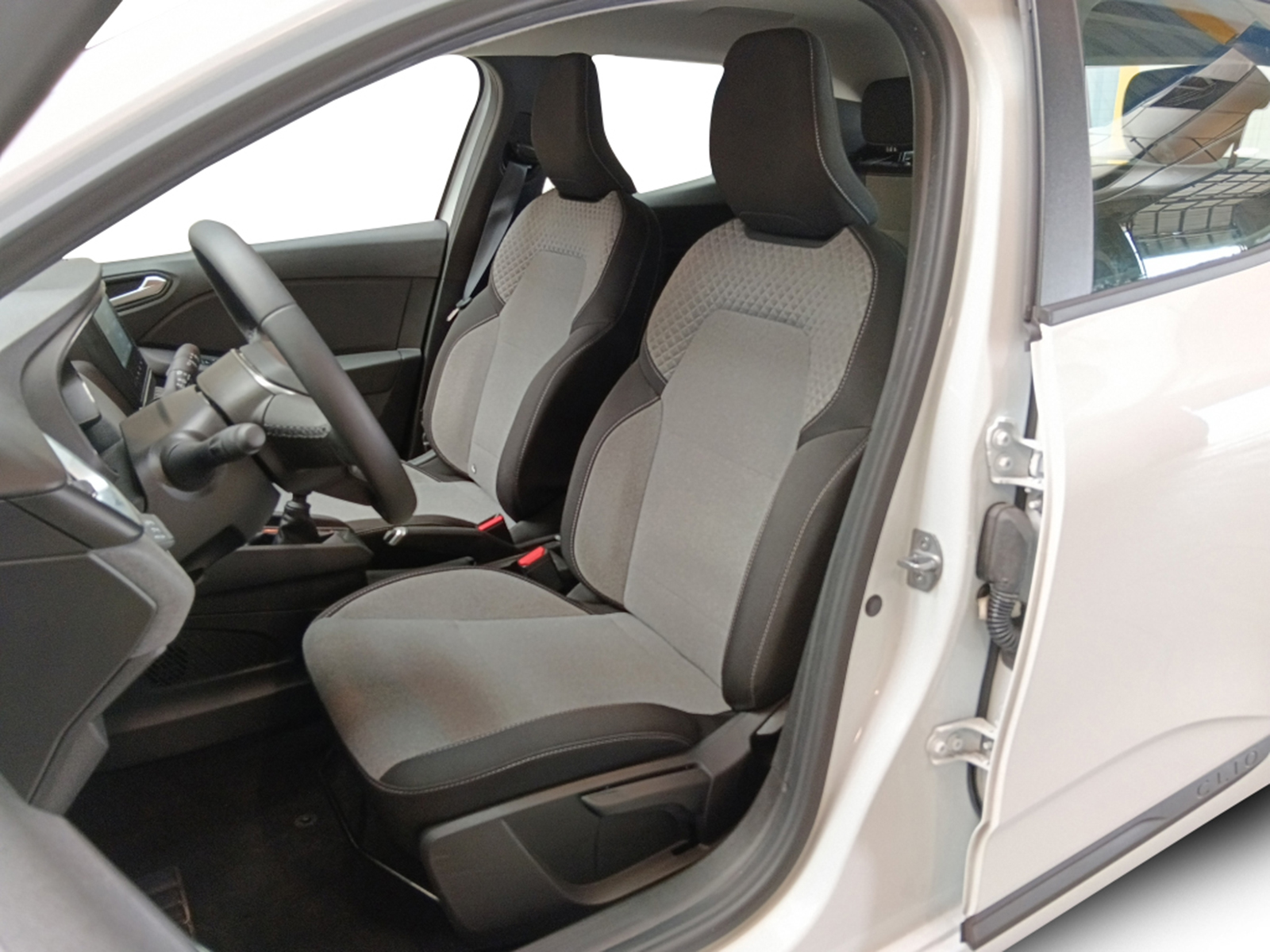 RENAULT Clio 1.5 BLUE DCI 100CH EVOLUTION GSR2 - ref: 72564 - Photo 10