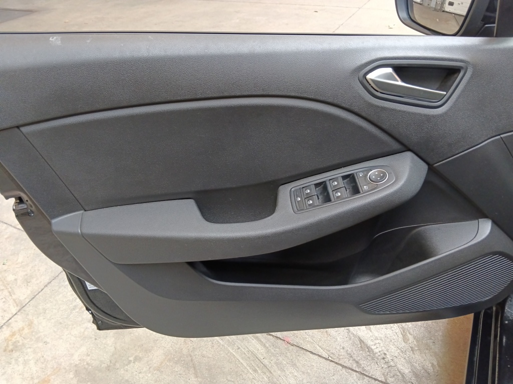 RENAULT Clio 1.5 BLUE DCI 100CH EVOLUTION GSR2 - ref: 72568 - Photo 11