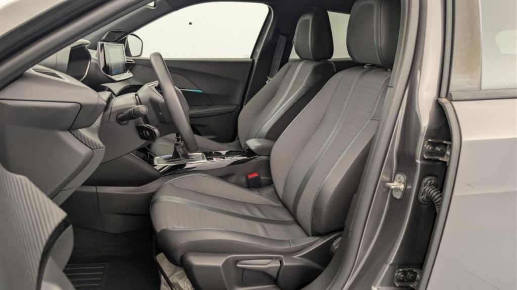 PEUGEOT 2008 PureTech 130 S S BVM6 Allure - ref: 1-292399 - Photo 16