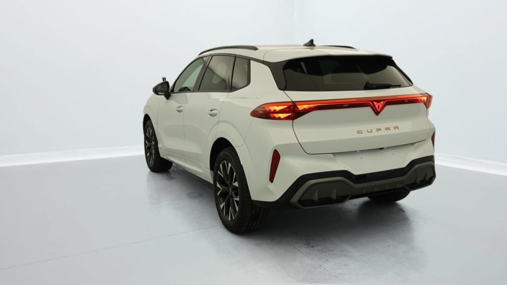 CUPRA Terramar 1.5 eTSI Hybrid 150 ch DSG7 V - ref: 1-306731 - Photo 4