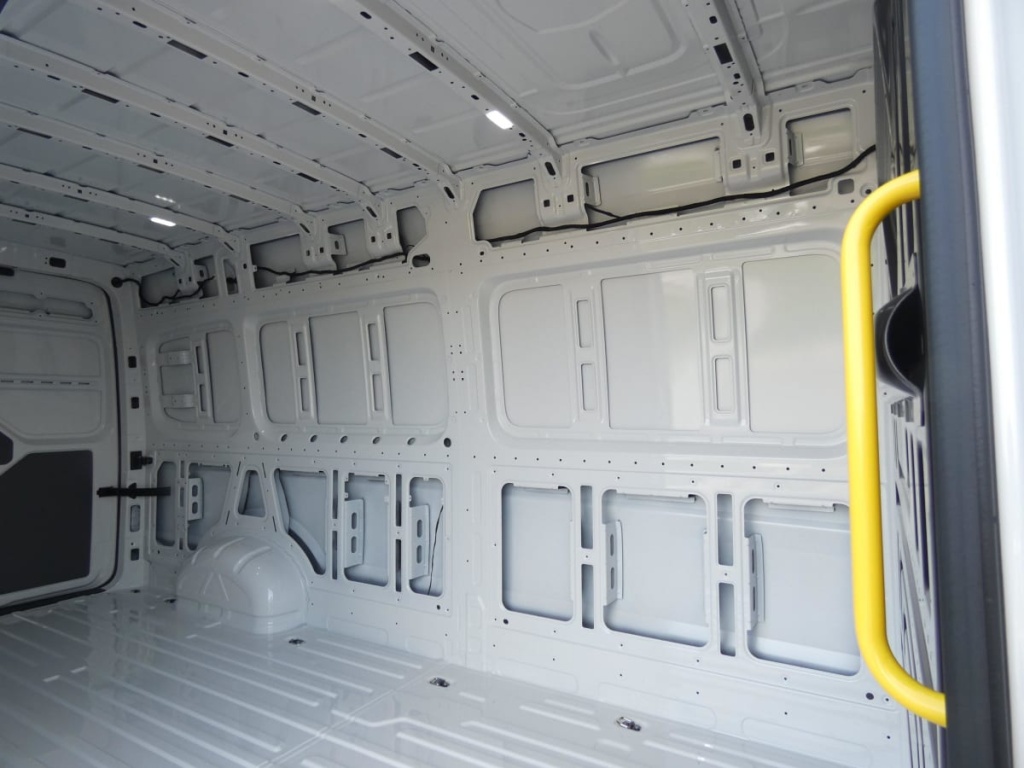 VOLKSWAGEN CRAFTER VAN NOUVEAU 35 L4H3 2.0 TDI 140 CH BUSINESS - ref: 1-309530 - Photo 7