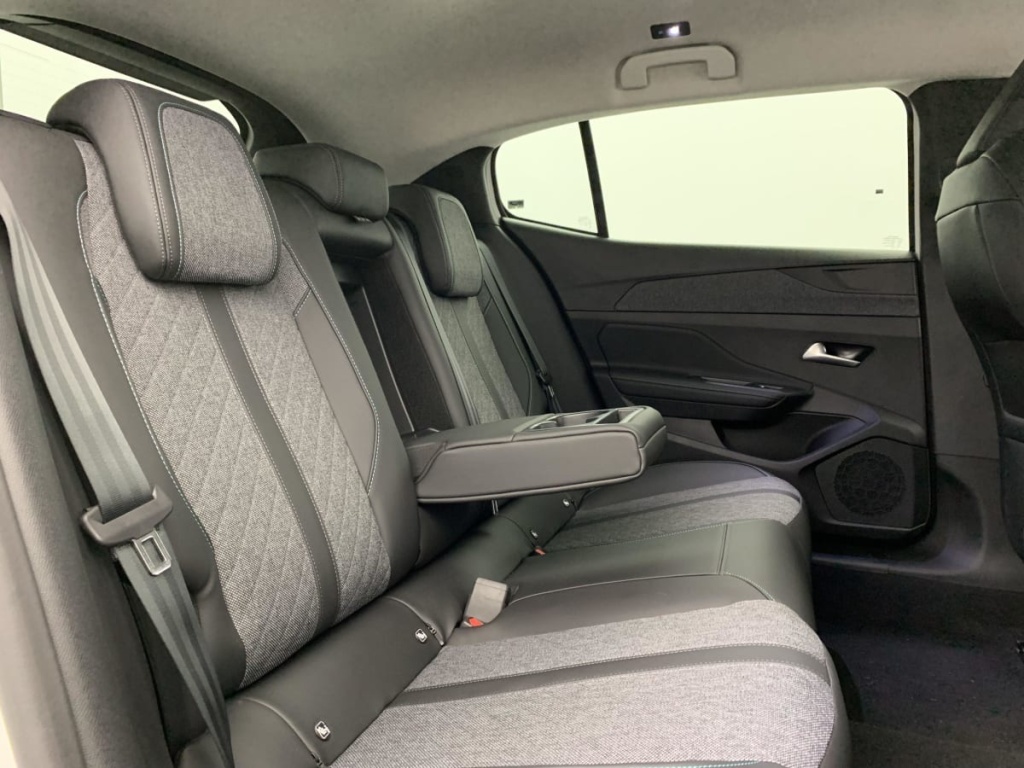 PEUGEOT 408 PureTech 130 ch S S EAT8 Allure Pack - ref: 1-310607 - Photo 8