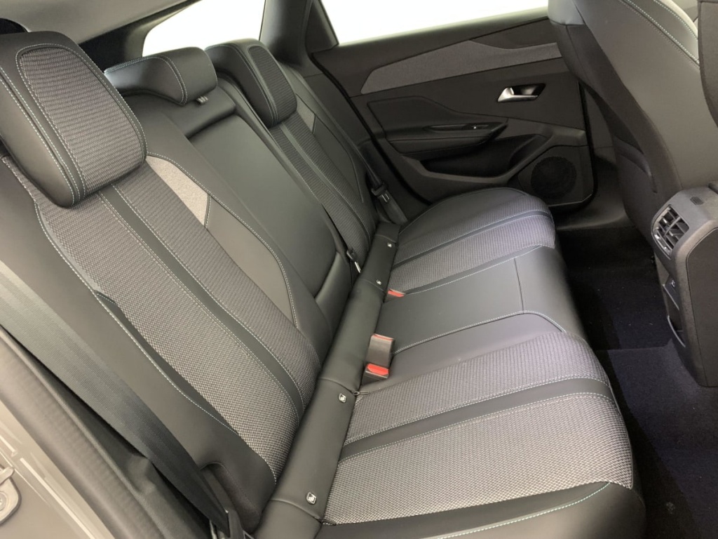 PEUGEOT 308 SW PureTech 130ch S S EAT8 Allure Pack - ref: 1-311792 - Photo 10