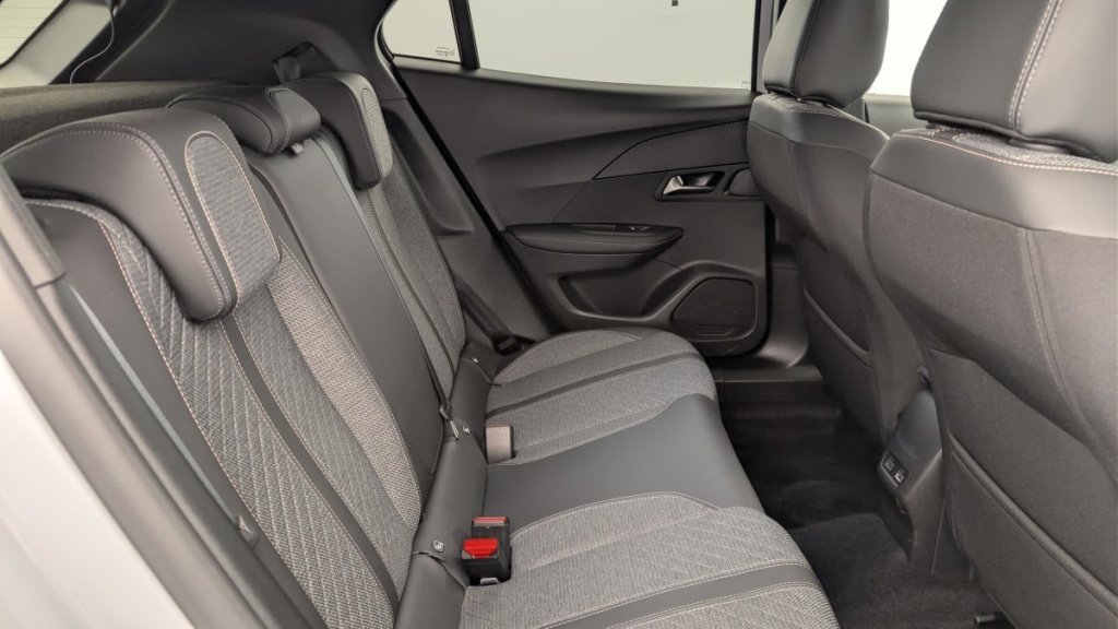 PEUGEOT 2008 PureTech 100 S S BVM6 Allure - ref: 1-313187 - Photo 10