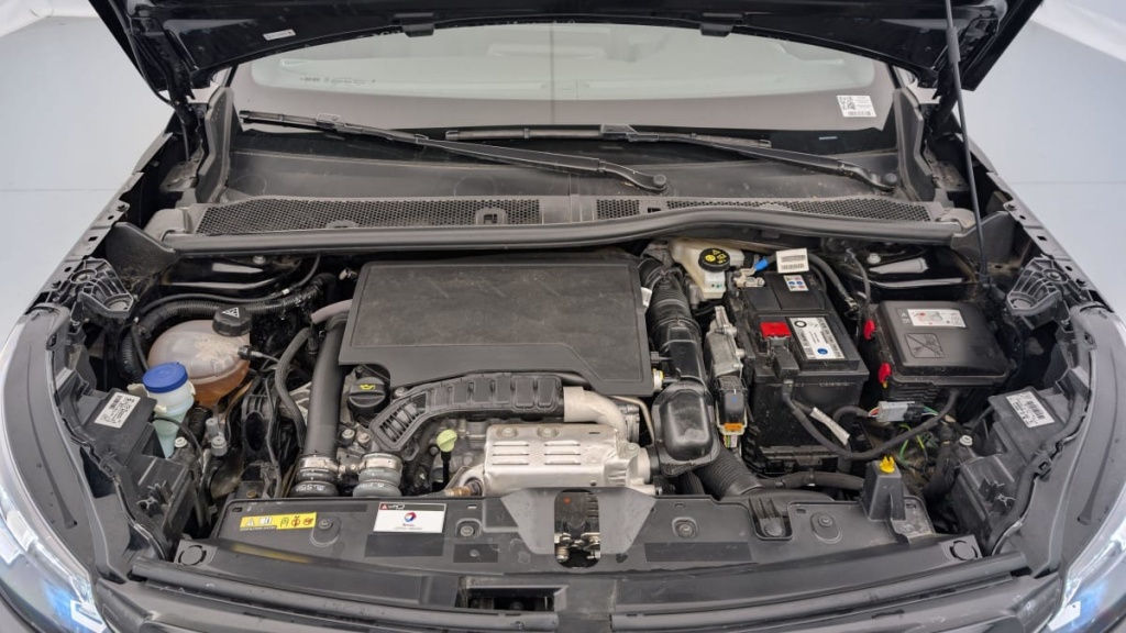 PEUGEOT 2008 PureTech 100 S S BVM6 Allure Pack - ref: 1-317878 - Photo 18