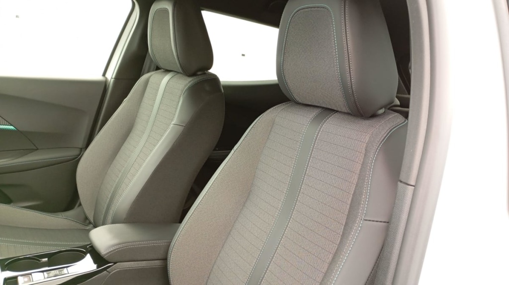 PEUGEOT 2008 PureTech 100 S S BVM6 Allure Pack - ref: 1-317955 - Photo 14