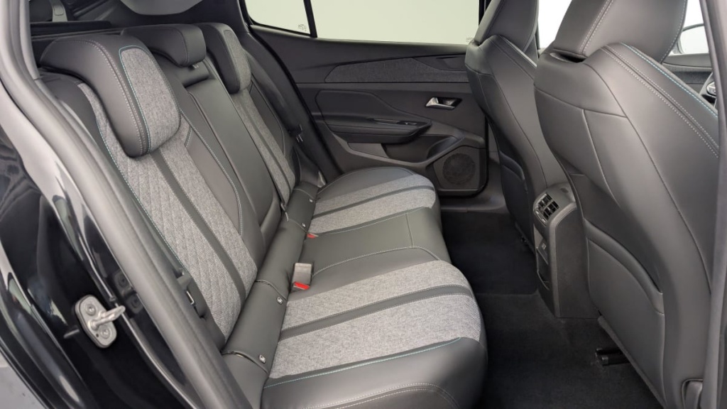 PEUGEOT 408 PureTech 130 ch S S EAT8 Allure - ref: 1-320678 - Photo 8