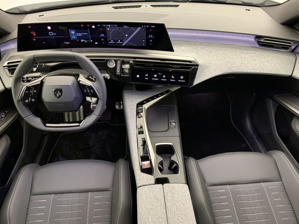 PEUGEOT 5008 NOUVEAU HYBRID 136 E-DCS6 GT - ref: 1-324882 - Photo 10