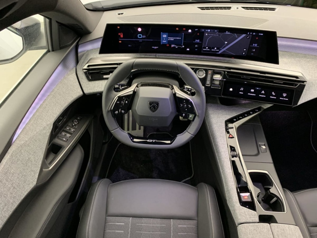 PEUGEOT 5008 NOUVEAU HYBRID 136 E-DCS6 GT - ref: 1-324882 - Photo 11