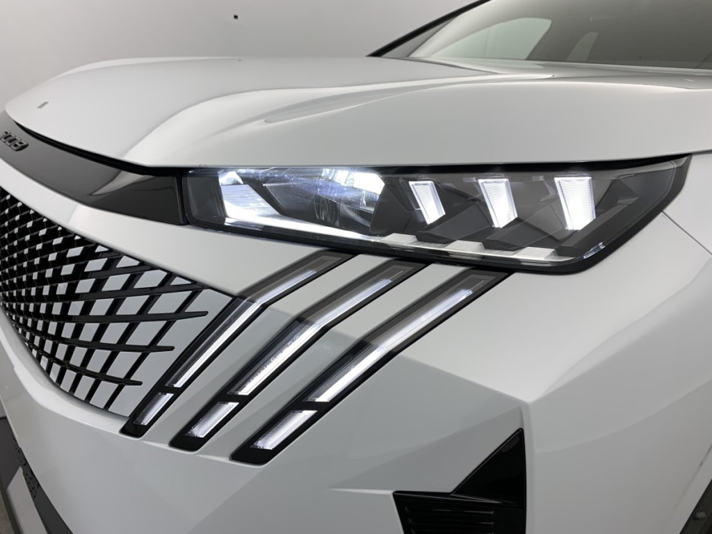 PEUGEOT 5008 NOUVEAU HYBRID 136 E-DCS6 GT - ref: 1-324882 - Photo 18