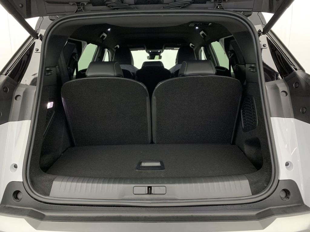 PEUGEOT 5008 NOUVEAU HYBRID 136 E-DCS6 GT - ref: 1-324882 - Photo 9