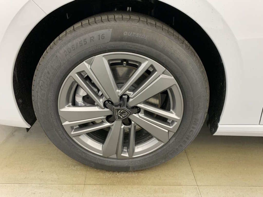 PEUGEOT 308 BlueHDi 130ch S S EAT8 Style - ref: 1-325464 - Photo 16