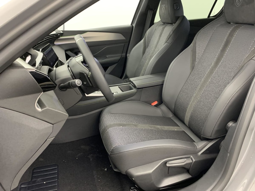 PEUGEOT 308 BlueHDi 130ch S S EAT8 GT - ref: 1-325663 - Photo 18