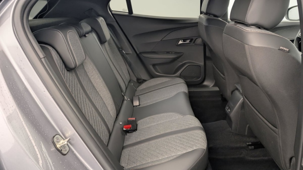 PEUGEOT 2008 PureTech 100 S S BVM6 Allure - ref: 1-327912 - Photo 8