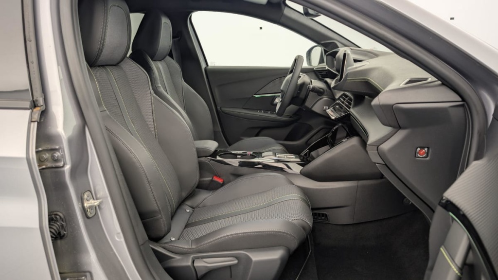 PEUGEOT 208 ELECTRIQUE 50 KWH 136CH GT - ref: 1-328018 - Photo 7