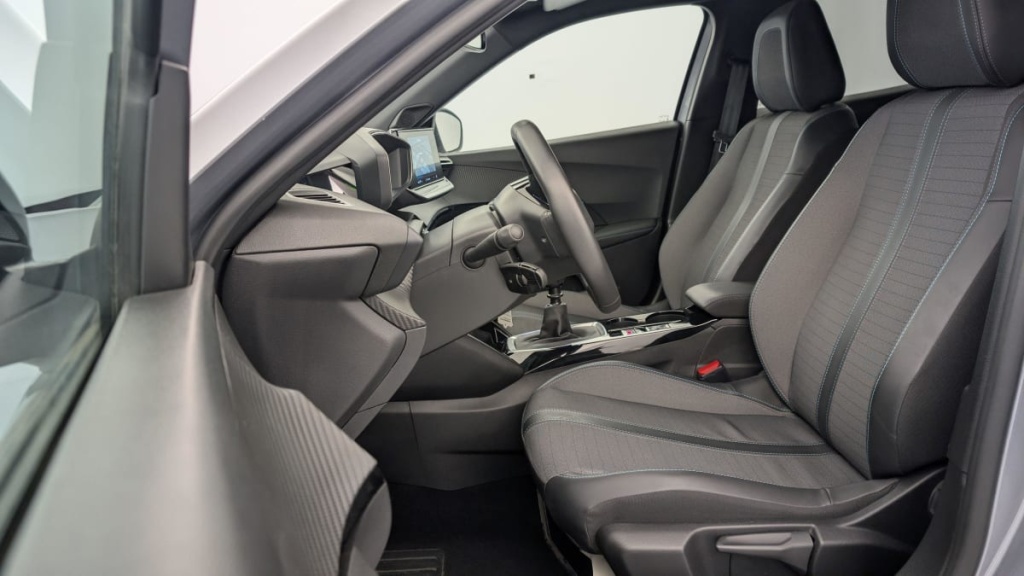 PEUGEOT 2008 PureTech 130 S S BVM6 Allure Pack - ref: 1-328912 - Photo 14