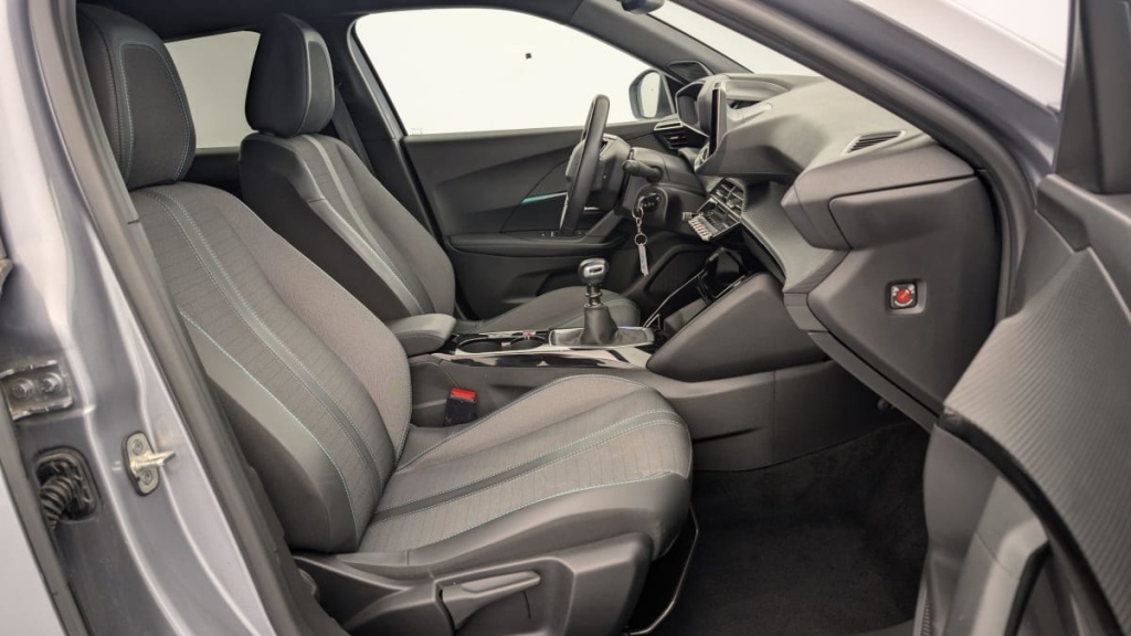 PEUGEOT 2008 PureTech 130 S S BVM6 Allure Pack - ref: 1-328912 - Photo 7