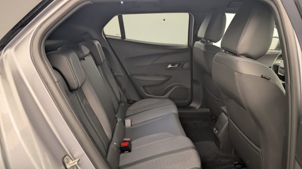 PEUGEOT 2008 ELECTRIQUE 136 CH ALLURE PACK - ref: 1-329240 - Photo 8