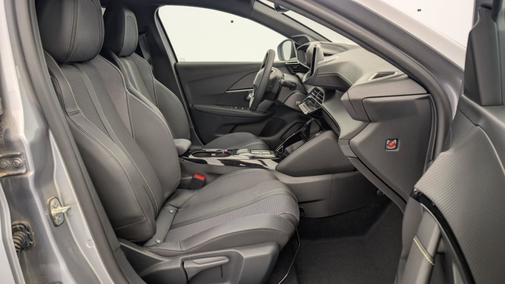 PEUGEOT 208 ELECTRIQUE 50 KWH 136CH GT - ref: 1-329927 - Photo 7