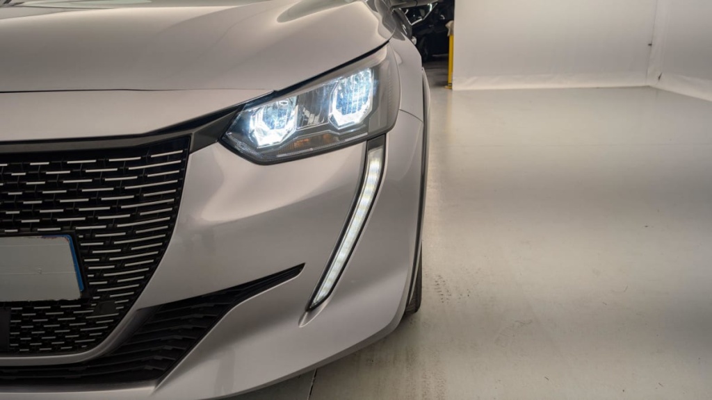 PEUGEOT 208 ELECTRIQUE 50 kWh 136ch Allure Pack - ref: 1-330043 - Photo 18