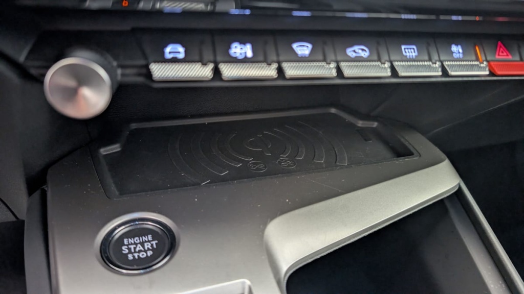 PEUGEOT 408 PureTech 130 ch S S EAT8 Allure - ref: 1-330045 - Photo 18