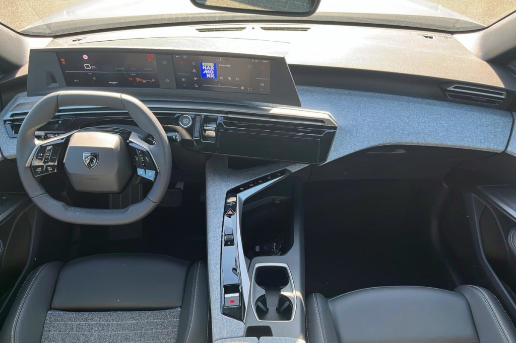 PEUGEOT 3008 Hybrid 145 e-DCS6 Allure - ref: 1-330121 - Photo 12