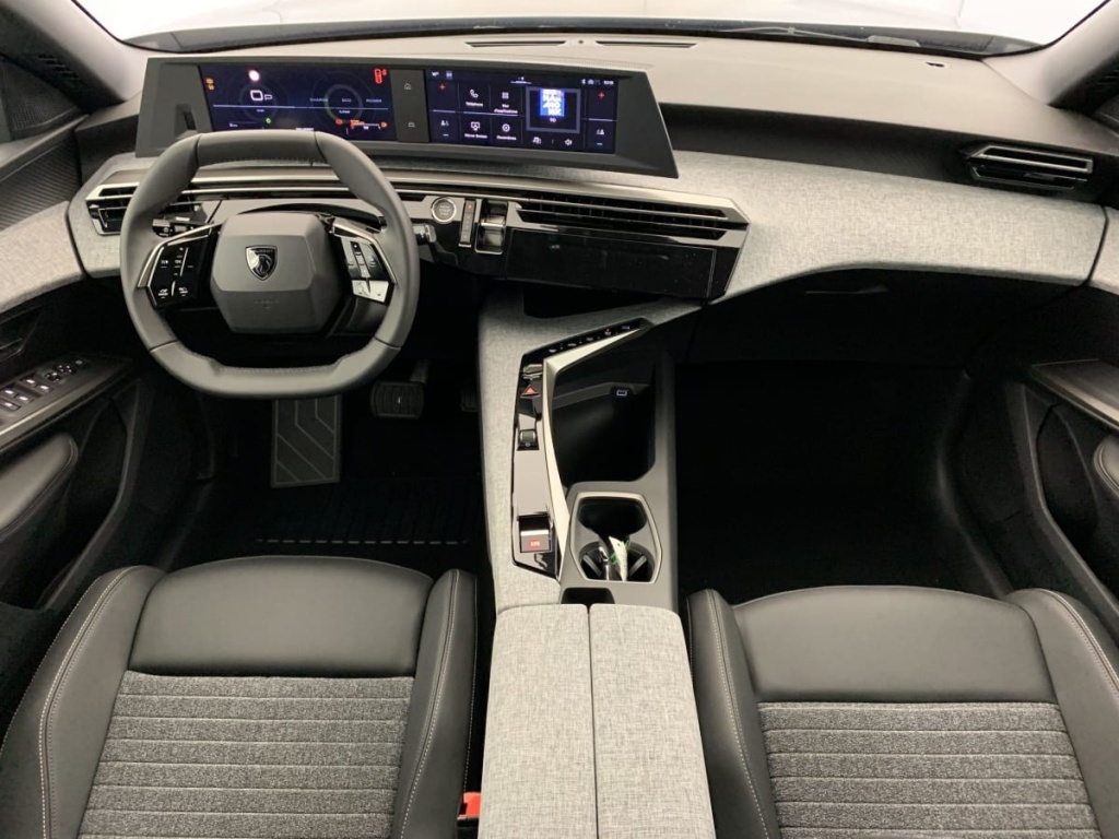 PEUGEOT 3008 Hybrid 145 e-DCS6 Allure - ref: 1-330133 - Photo 12