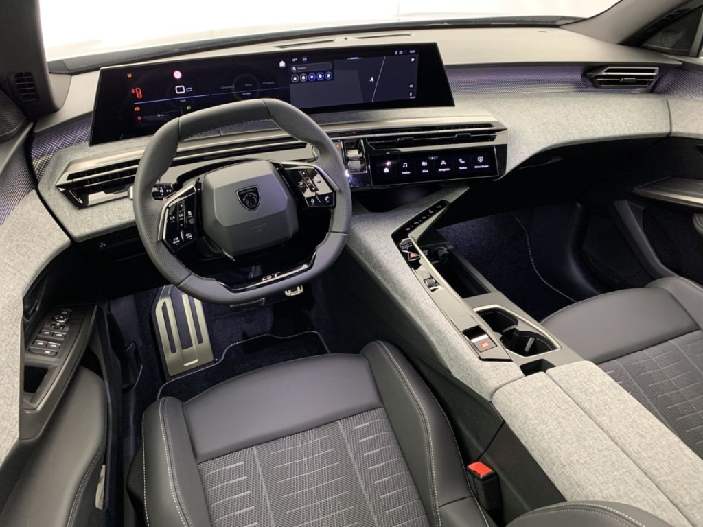 PEUGEOT 3008 Hybrid 145 e-DCS6 GT - ref: 1-330237 - Photo 15